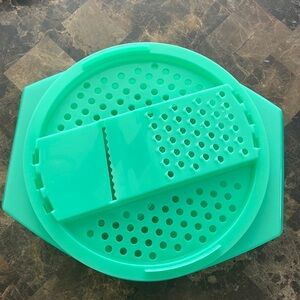 Tupperware Grater Bowl❤️‍🔥❤️‍🔥